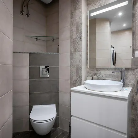 Luxurious 2 Bd Flat Near Ndk Daire Sofya